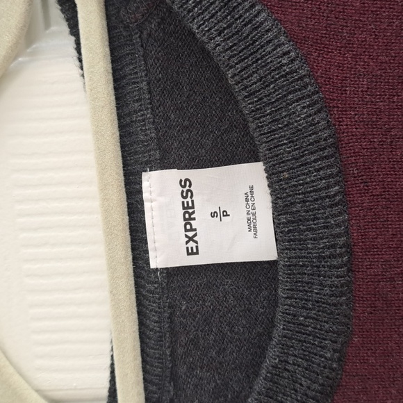 Sweater 12/3 - Picture 2 of 8